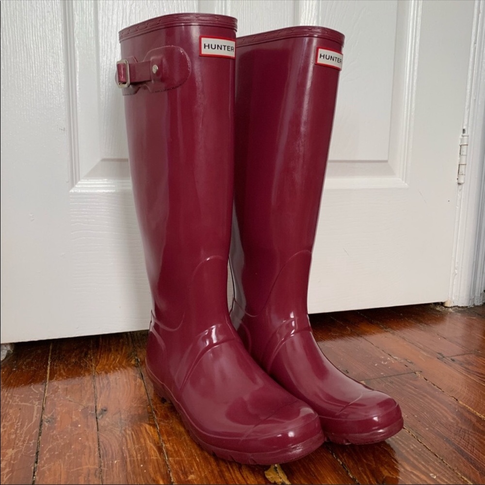 Women’s Hunter Boots Burgundy Color Size 8